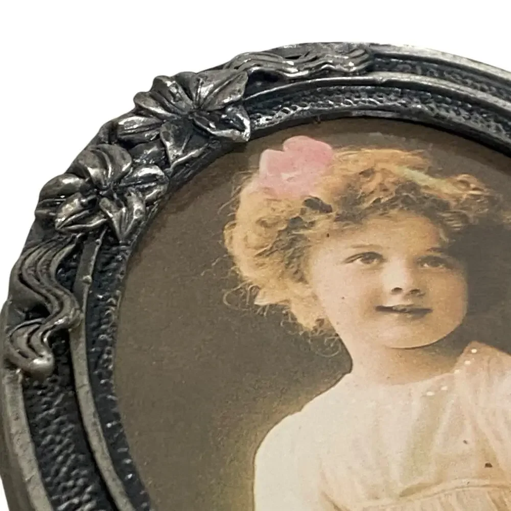 NWOT Vintage Floral Ornate INTERPUR Pewter Oval Photo Frame - Made in Taiwan